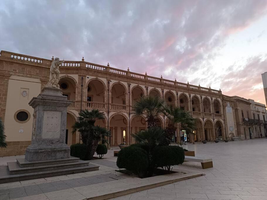 Dimora Nel Cuore Della Kasbah Mazara del Vallo Luaran gambar